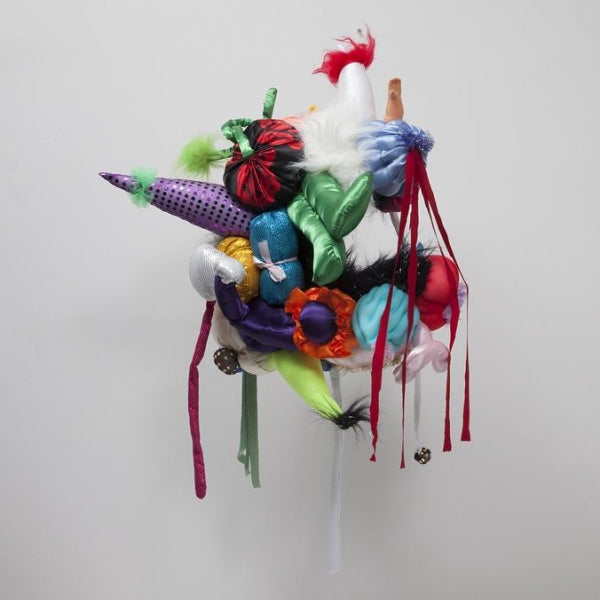 Maria Lynch, Flutuantes sem cabeça mas com pernas