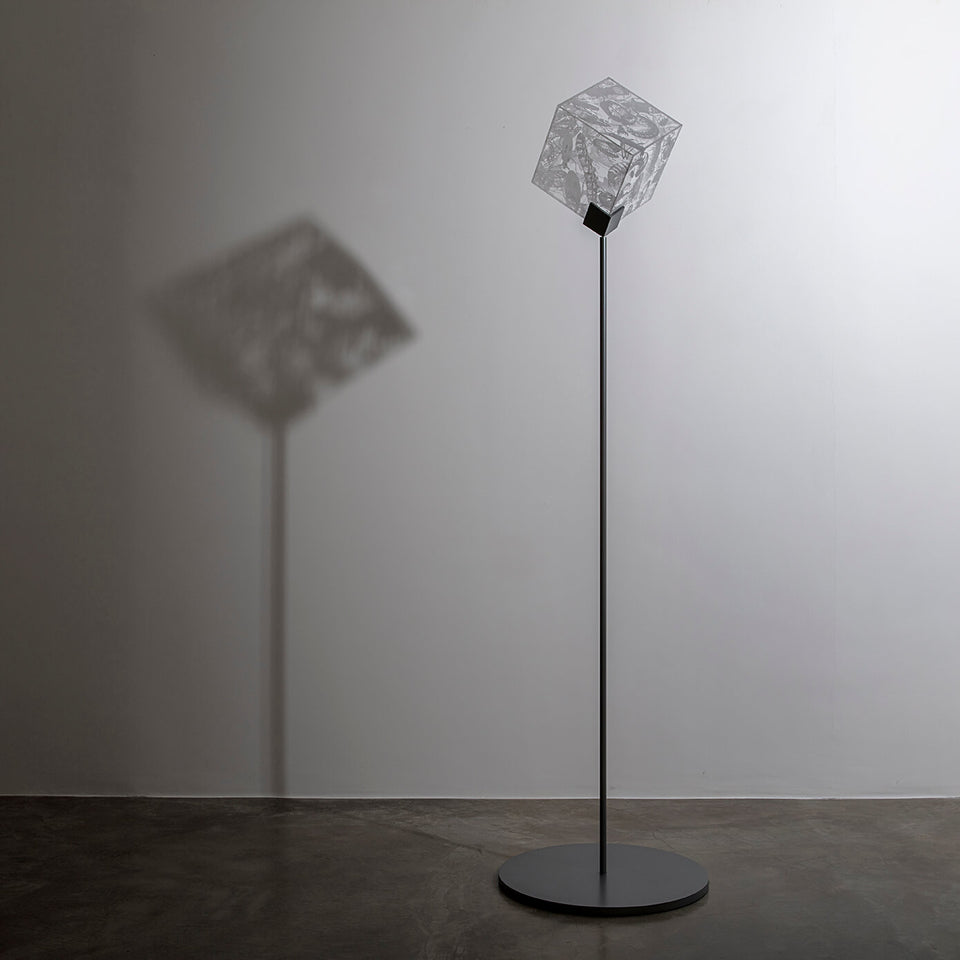 Regina Silveira, NINHO (white)