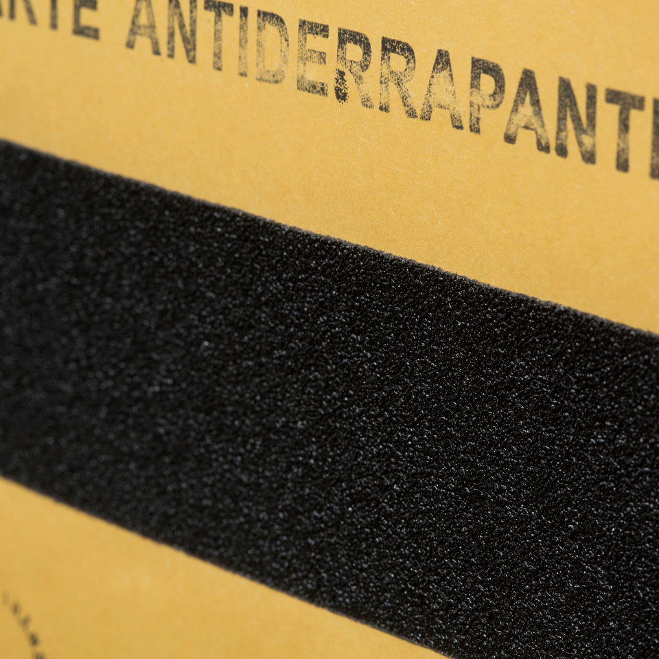 ARTE ANTIDERRAPANTE - Carbono Galeria