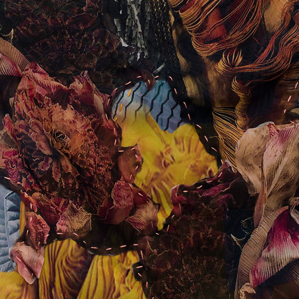 Alinhavado Amarelo - Carbono Galeria