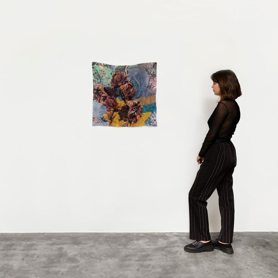 Alinhavado Amarelo - Carbono Galeria