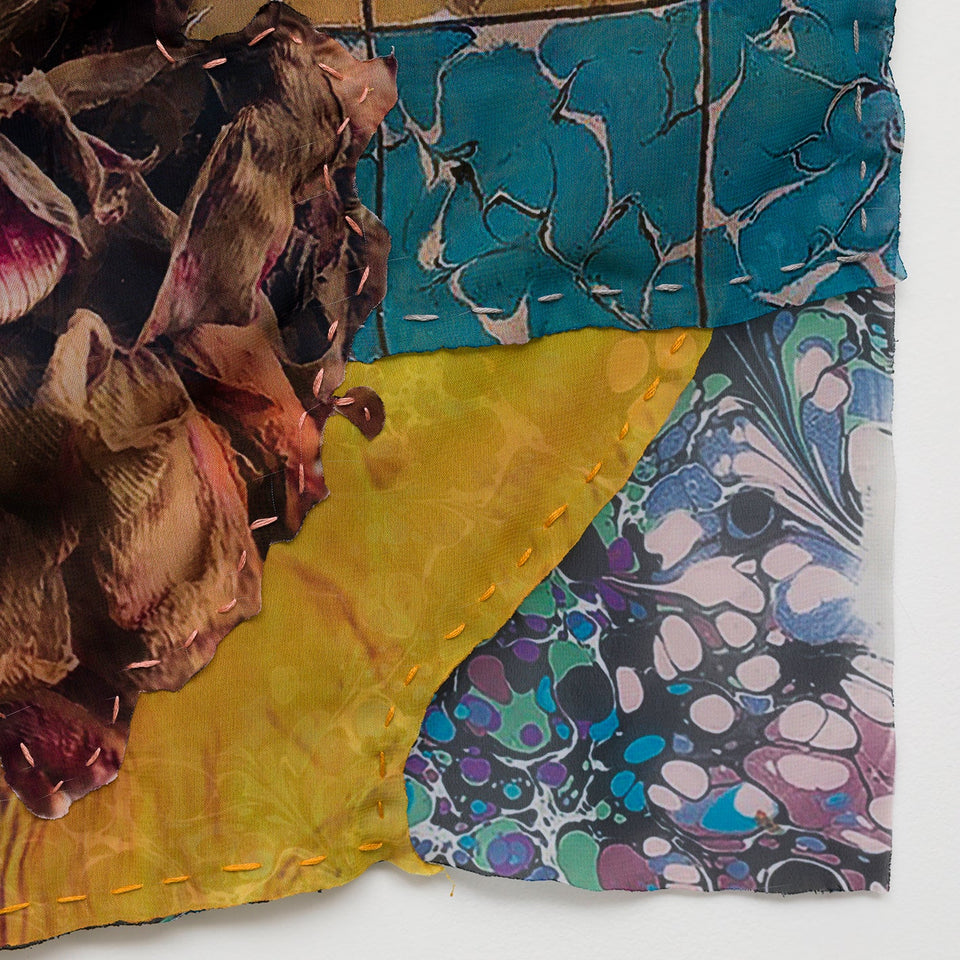 Alinhavado Amarelo - Carbono Galeria