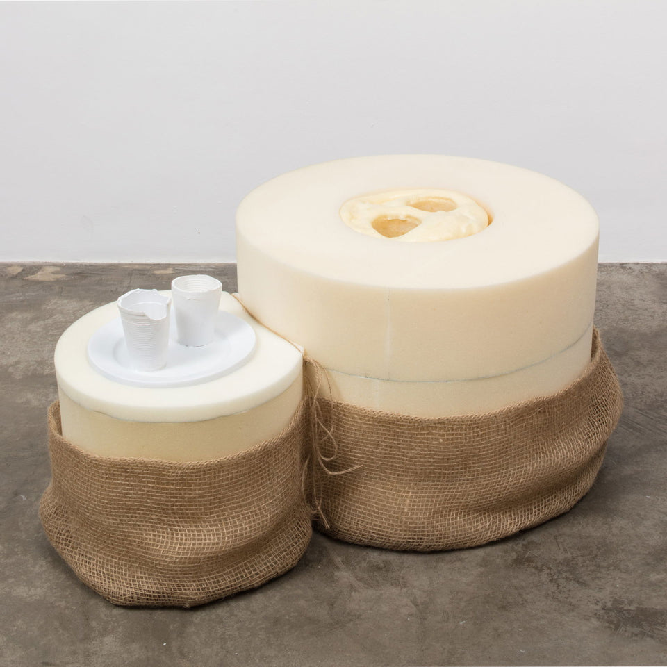 Plug use - Carbono Galeria