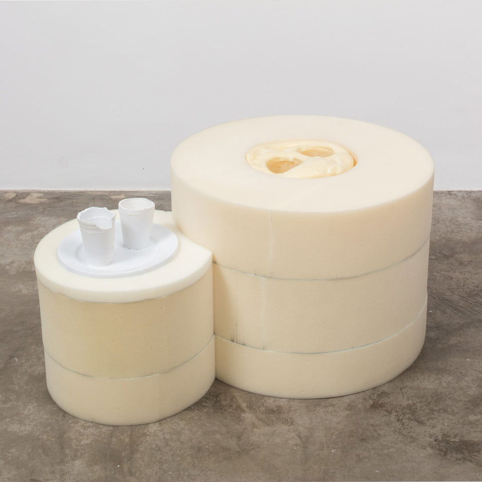 Plug use - Carbono Galeria