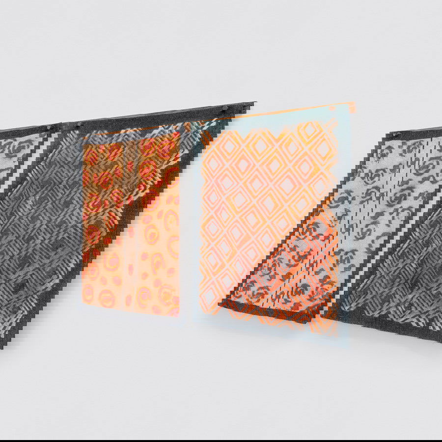 Udodo/Menxu - Carbono Galeria