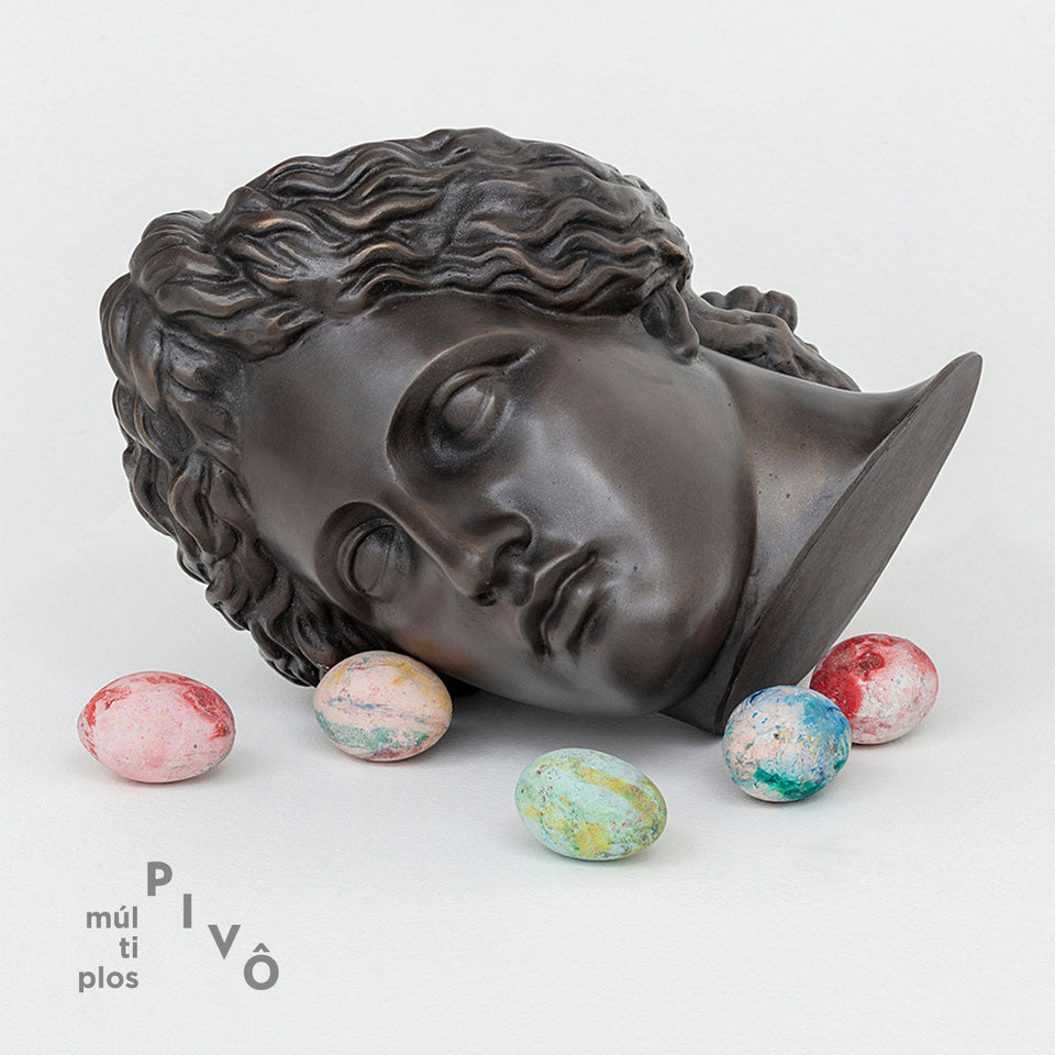 deus com ovos - Carbono Galeria