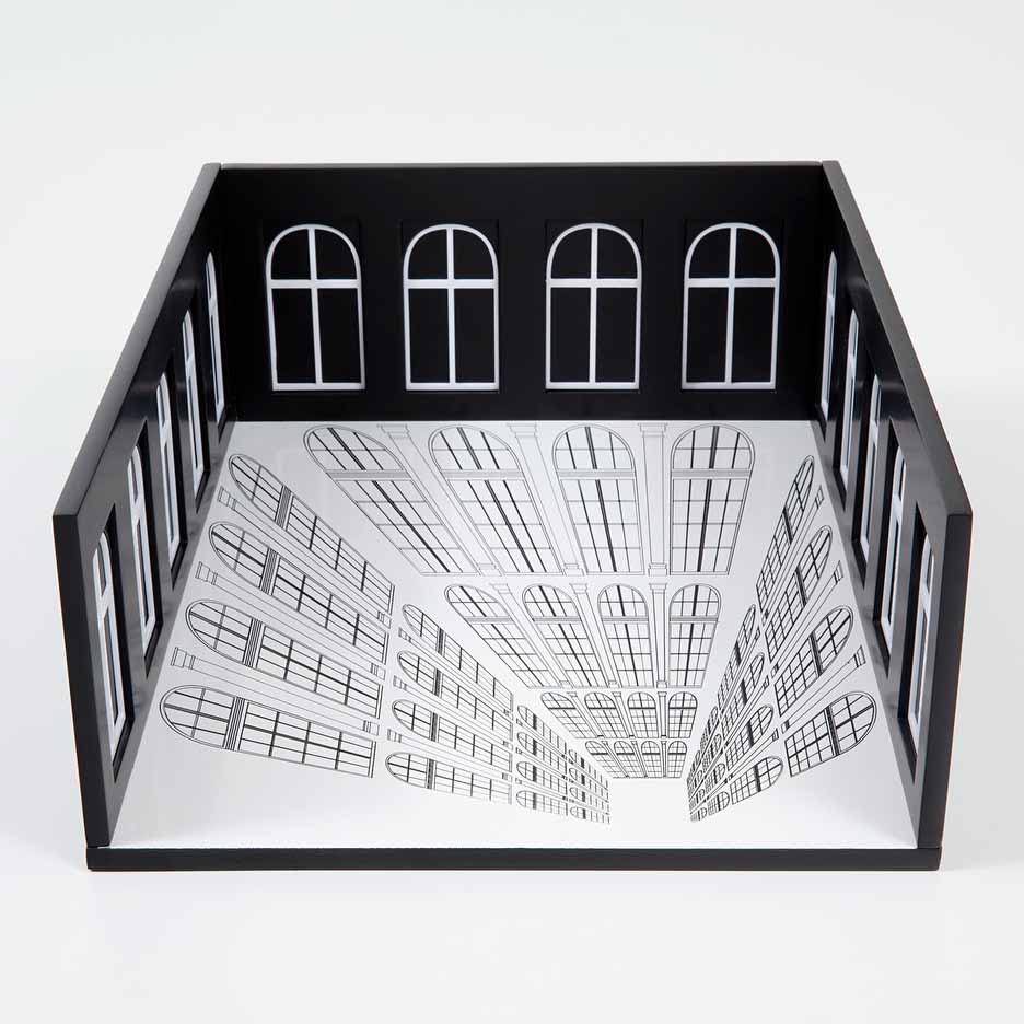 Regina Silveira, Abyssal