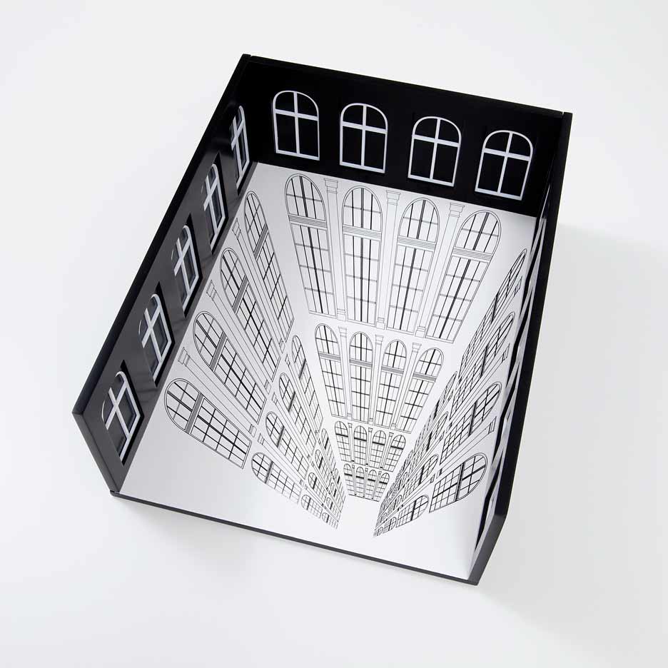 Regina Silveira, Abyssal